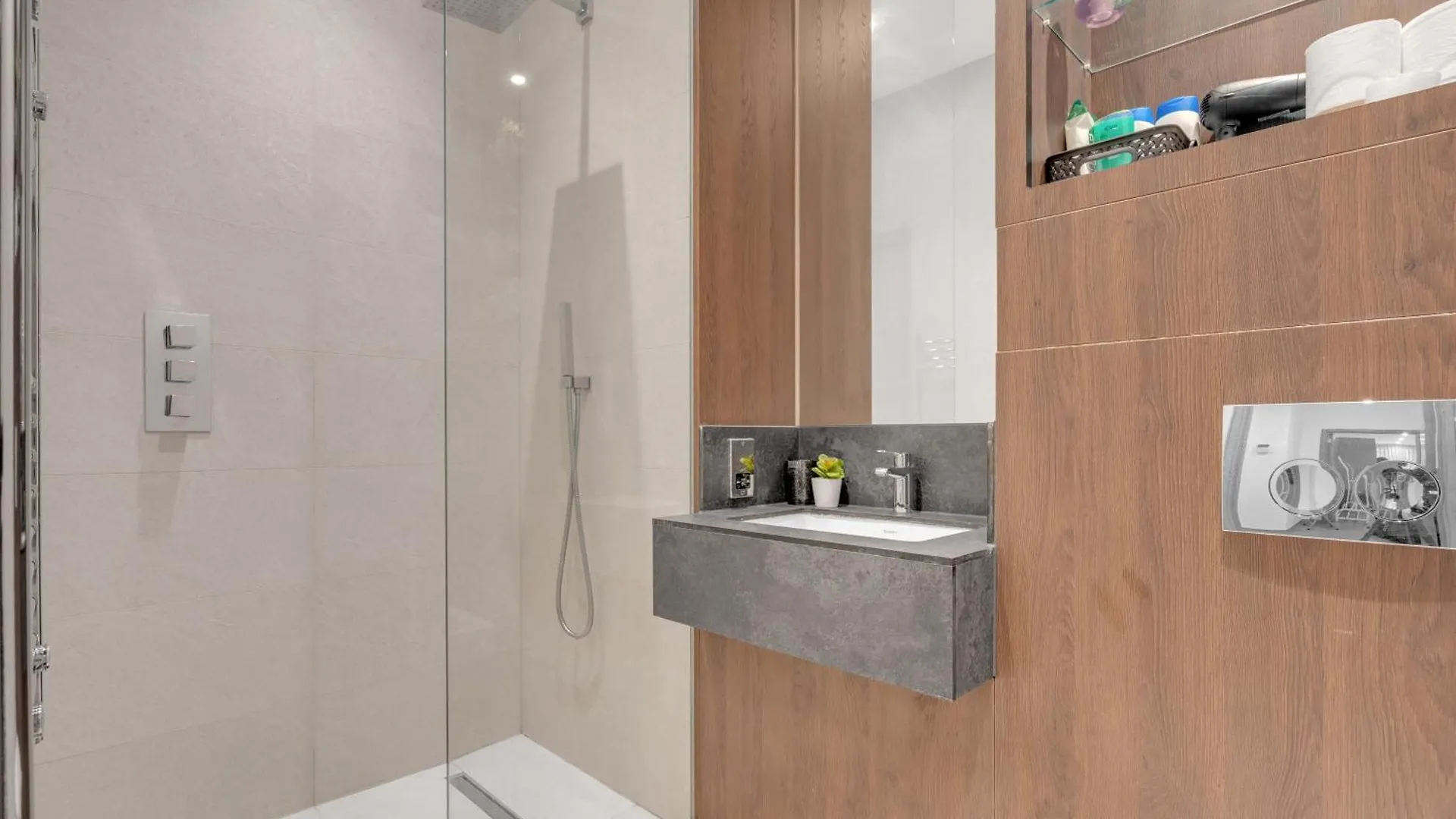 Luxury Heathrow Airport Apartment Yiewsley 0*,