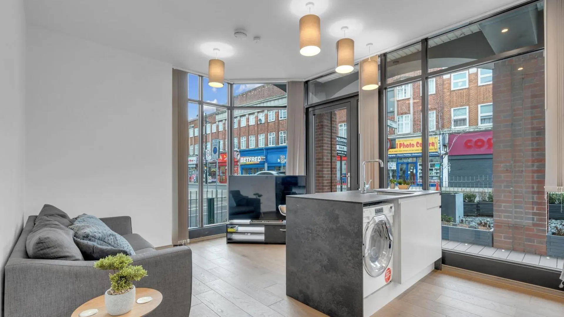 Luxury Heathrow Airport Apartment Yiewsley