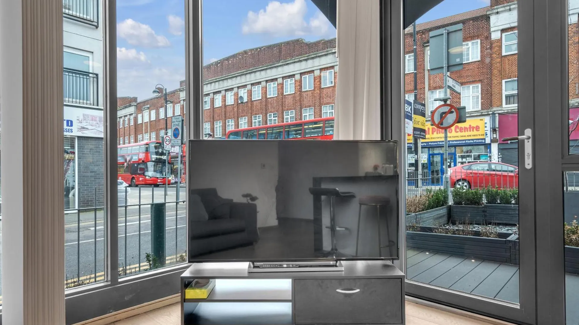 Luxury Heathrow Airport Apartment Yiewsley
