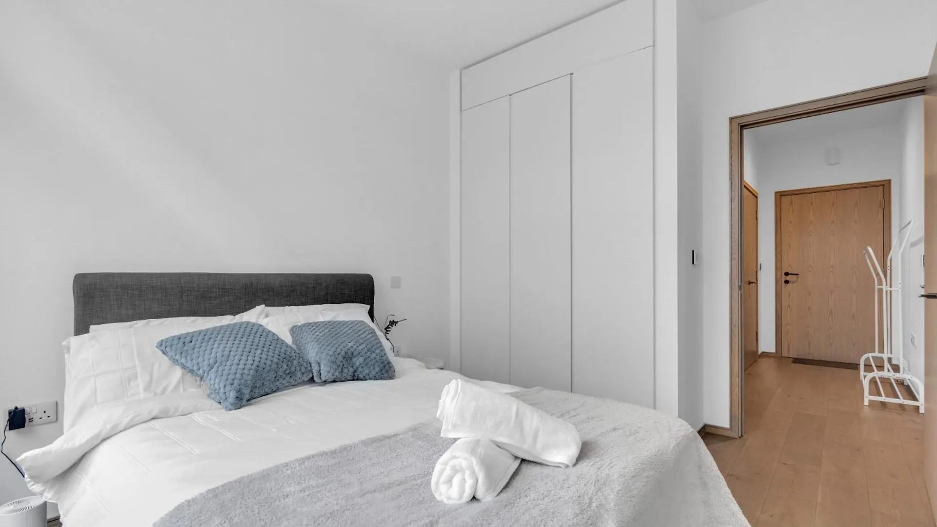Luxury Heathrow Airport Apartment Yiewsley 0*,