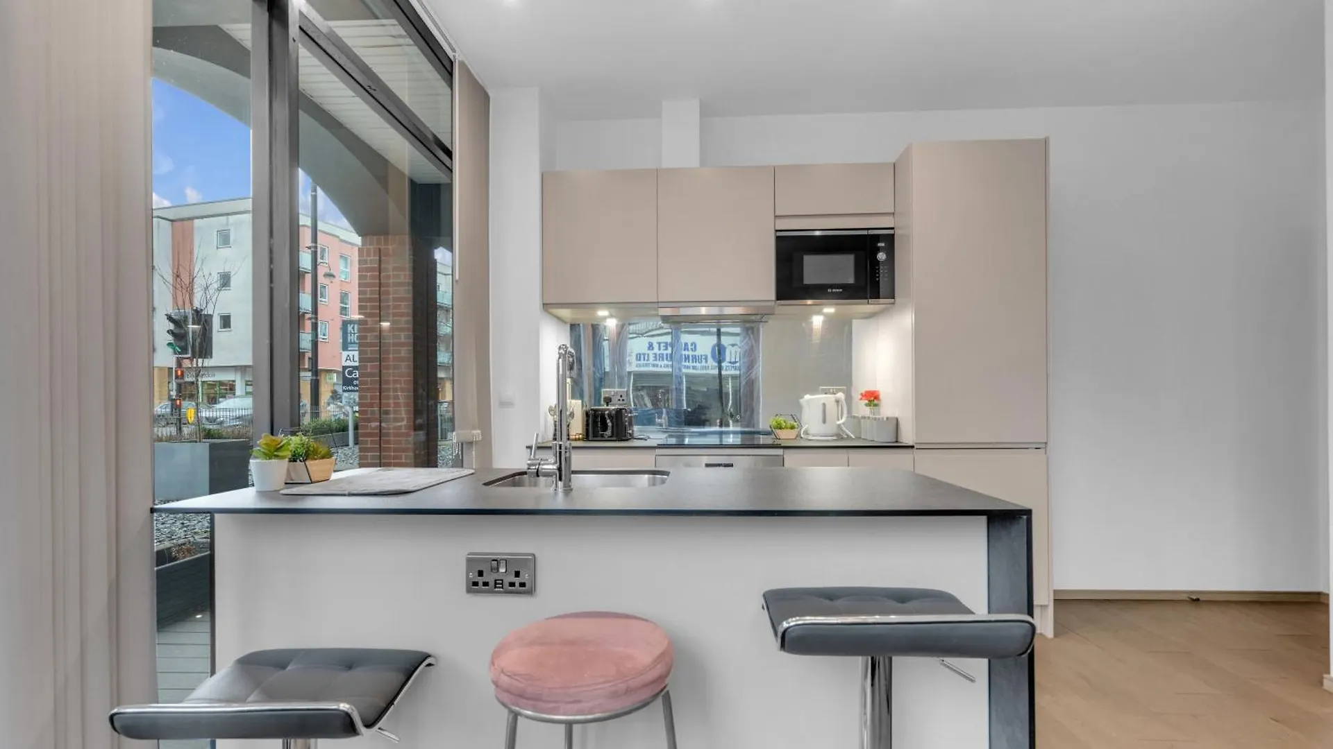 Luxury Heathrow Airport Apartment Yiewsley Reino Unido