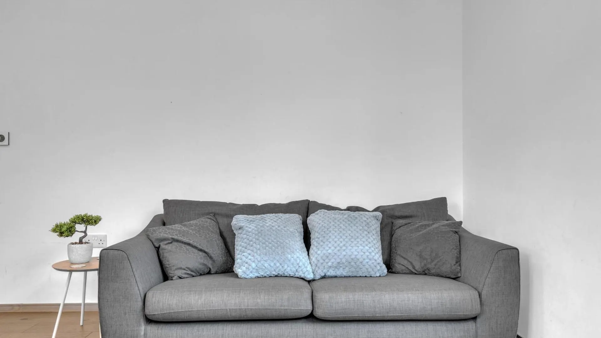 Luxury Heathrow Airport Apartment Yiewsley イギリス